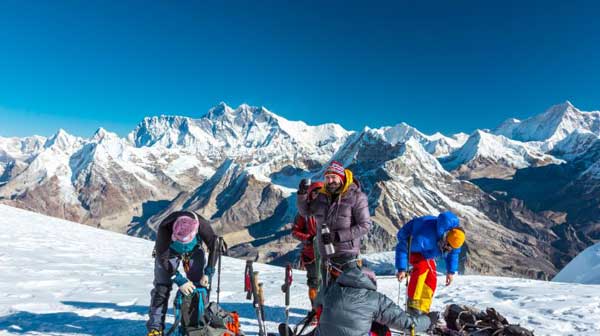 group of climbers bookmundi 1500358923 785X440